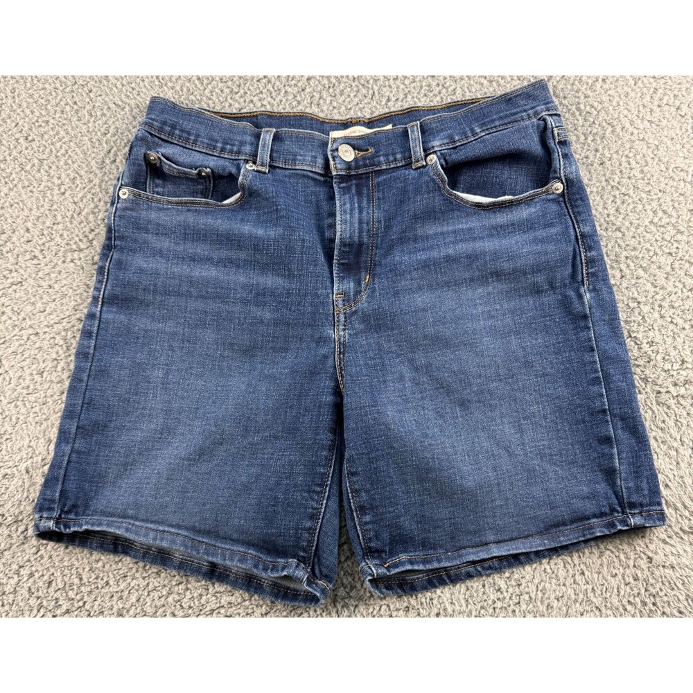 Levis Womens Classic Bermuda Shorts Light Wash Size 28 Stretch Preppy Modest
